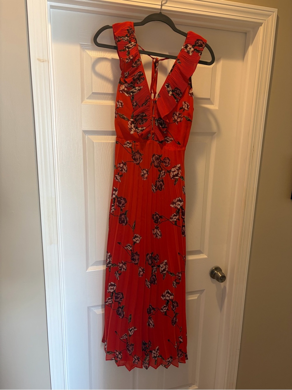Lulu's Red Floral V-Neck Pleated Midi Dress